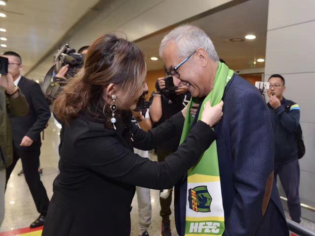 十六岁的裘德（Jude Keffy-Horn）成擅长一个嬉皮士家庭，父亲在外销售年夜麻、母亲吹制玻璃水烟枪。处于社会边沿地带的裘德一天到晚在佛蒙特州小镇上晃荡，和最好的伴侣泰迪（Teddy）鬼混找乐子，镇上的人对他们早已习以为常了。